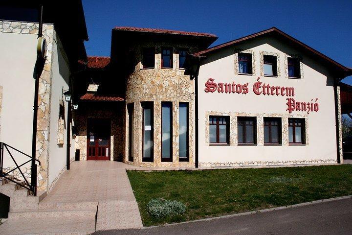 Santos Etterem Es Panzio Bed & Breakfast Palotas Екстериор снимка